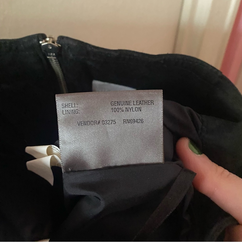 Wilson’s Leather Black Suede Mini Skirt with Decorative Chains - Picture 5 of 6